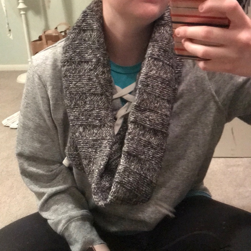 grey gap circle scarf